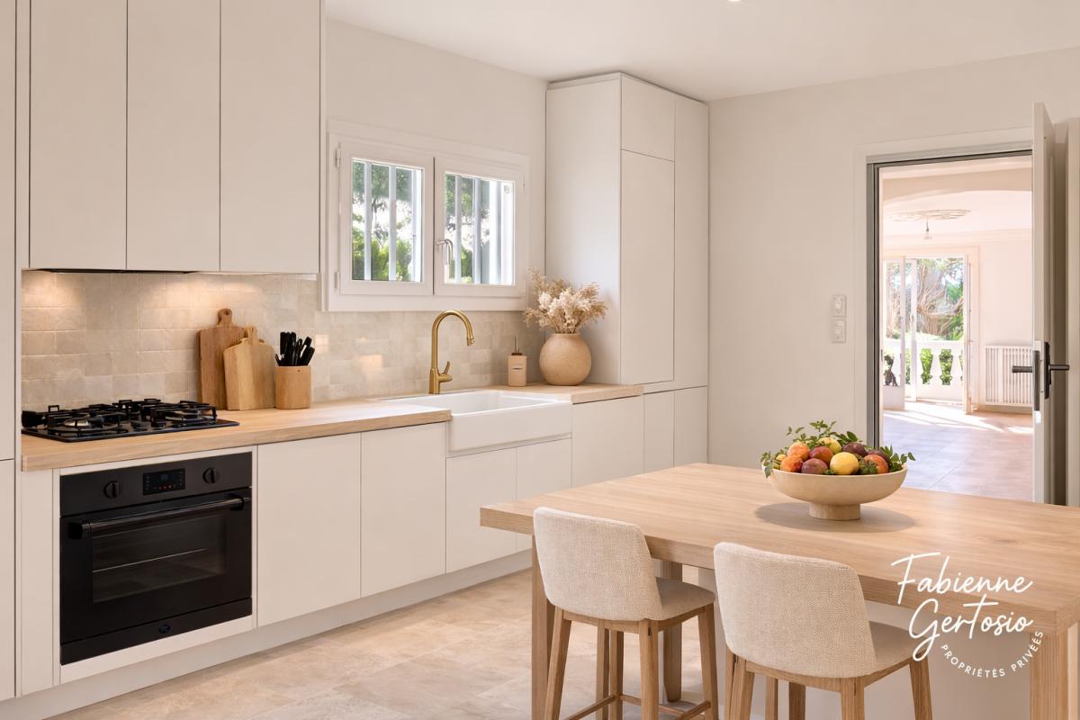 CEYRESTE CEYRESTE ! Maison traditionnelle 6 pièces, terrain 1 000 m², piscine 5