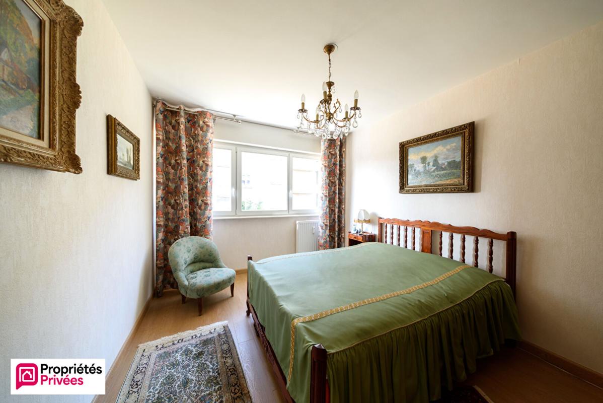 LONGEVILLE-LES-METZ Appartement Longeville -Les -Metz 4 pièces 98 m2 13