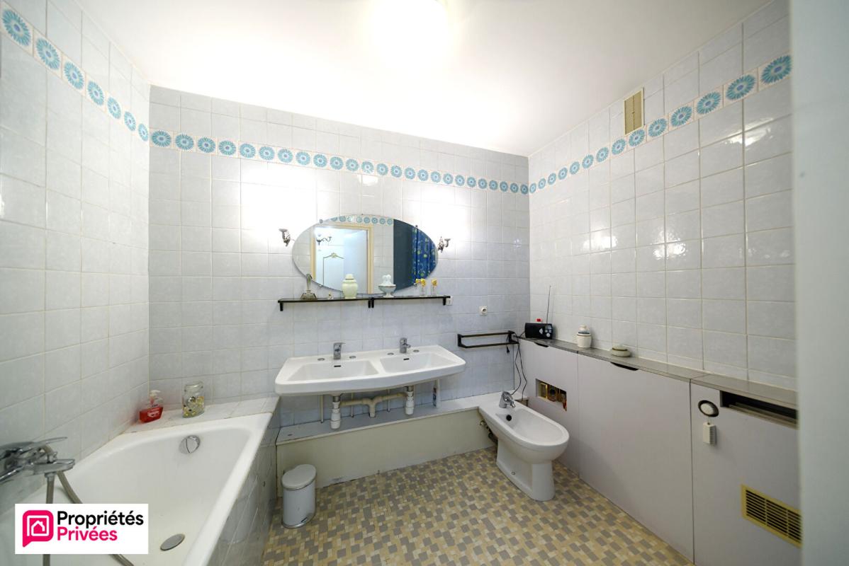 LONGEVILLE-LES-METZ Appartement Longeville -Les -Metz 4 pièces 98 m2 14