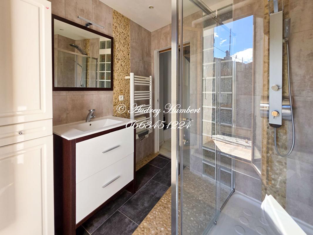 PIERREVERT Pierrevert MDV avec terrasse et balcon, 6 pièces 144 m2 7