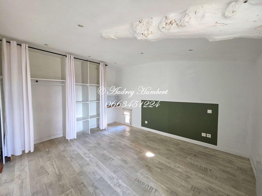 PIERREVERT Pierrevert MDV avec terrasse et balcon, 6 pièces 144 m2 9