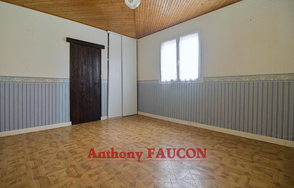 LES MAGNILS-REIGNIERS Maison Les Magnils Reigniers 6 pièce(s) 140 m2 9