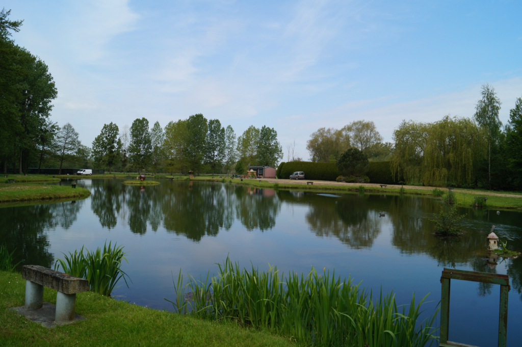BEAUVAIS Étang de pêche empoissonné sur 2,2 hectares 5