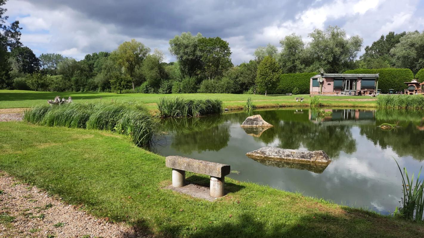 BEAUVAIS Étang de pêche empoissonné sur 2,2 hectares 7