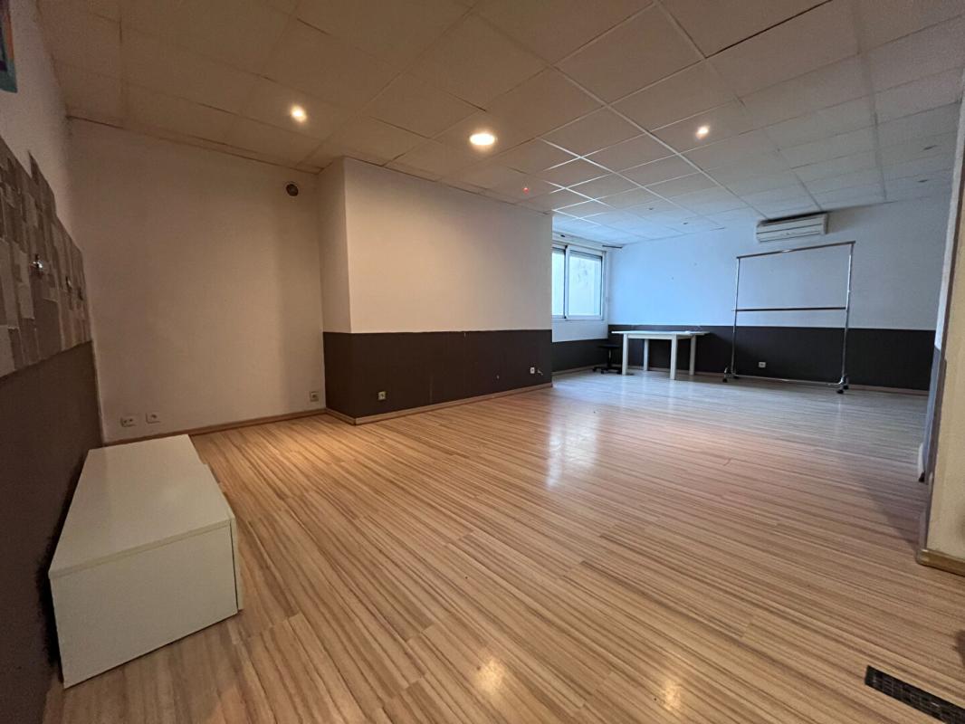 PERPIGNAN Magnifique appartement de type studio/T1 de 52.10 m2 CARREZ  secteur quai vauban secteur très prisé 13