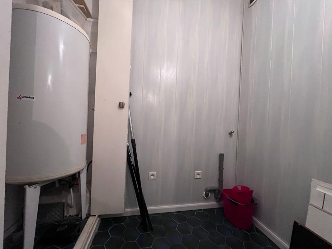 PERPIGNAN Magnifique appartement de type studio/T1 de 52.10 m2 CARREZ  secteur quai vauban secteur très prisé 17