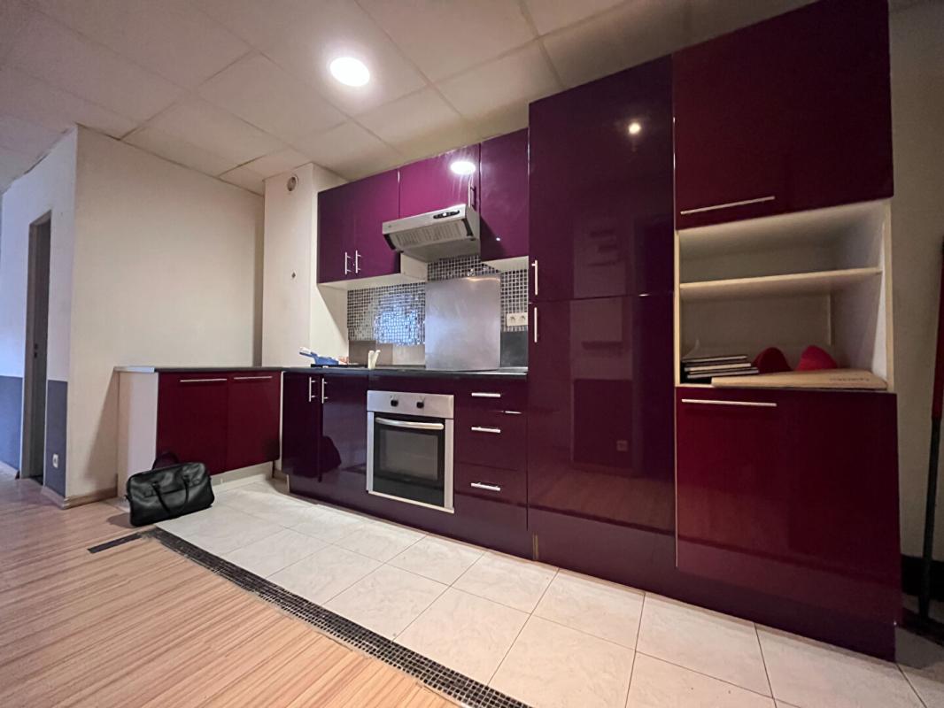 PERPIGNAN Magnifique appartement de type studio/T1 de 52.10 m2 CARREZ  secteur quai vauban secteur très prisé 6