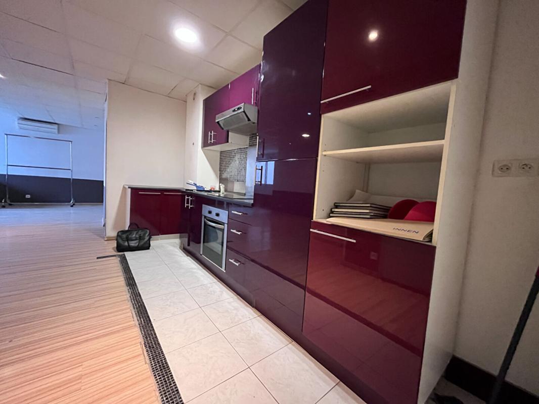 PERPIGNAN Magnifique appartement de type studio/T1 de 52.10 m2 CARREZ  secteur quai vauban secteur très prisé 8