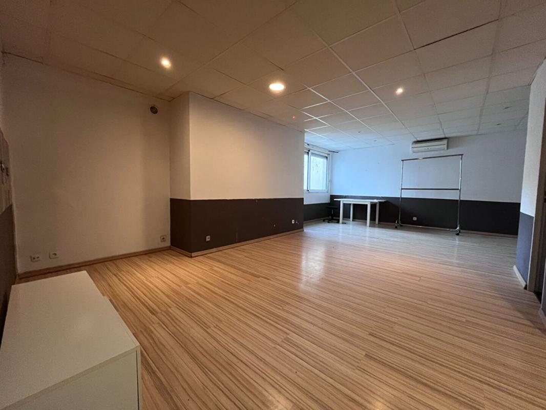 PERPIGNAN Magnifique appartement de type studio/T1 de 52.10 m2 CARREZ  secteur quai vauban secteur très prisé 9