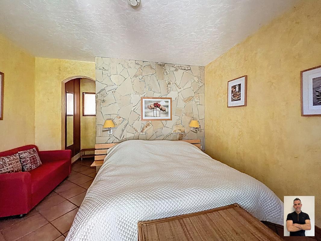 CARCES Maison Carces 5 pièce(s) 200 m2 15