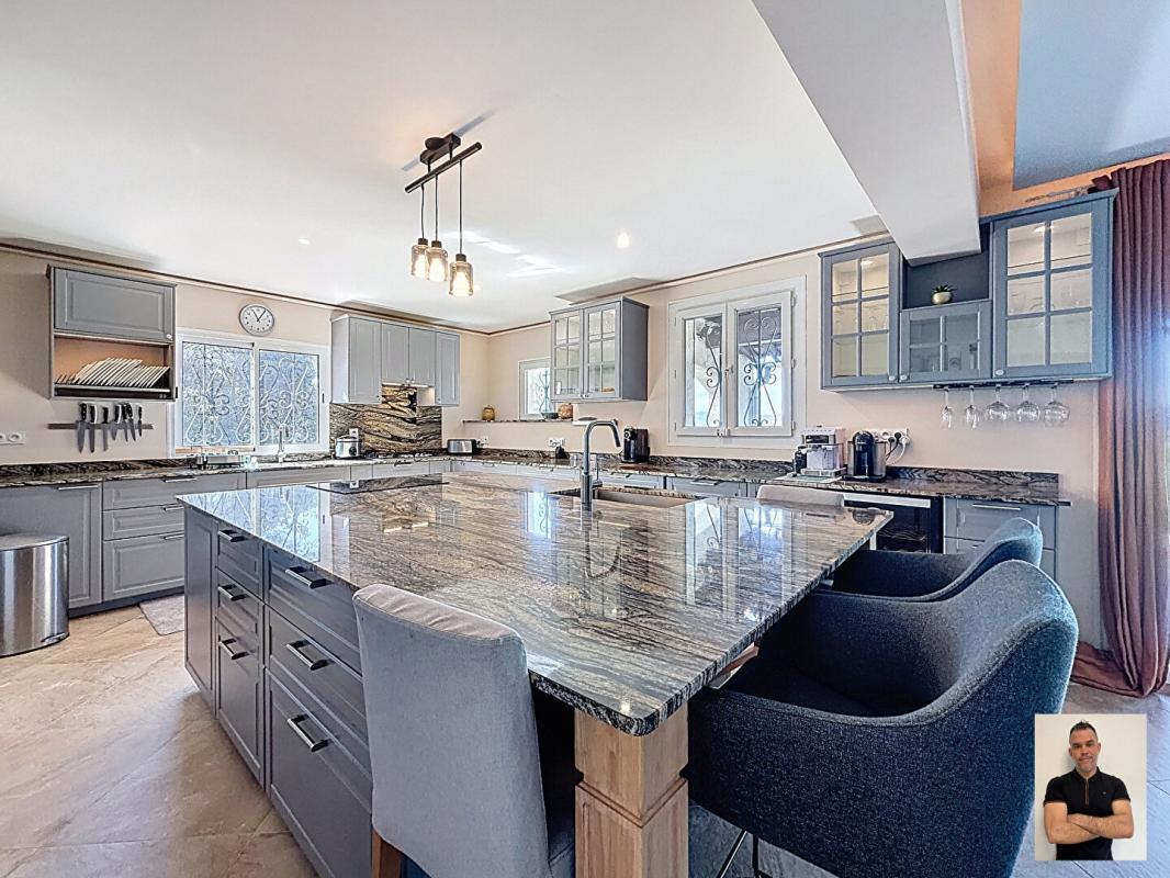 CARCES Maison Carces 5 pièce(s) 200 m2 7