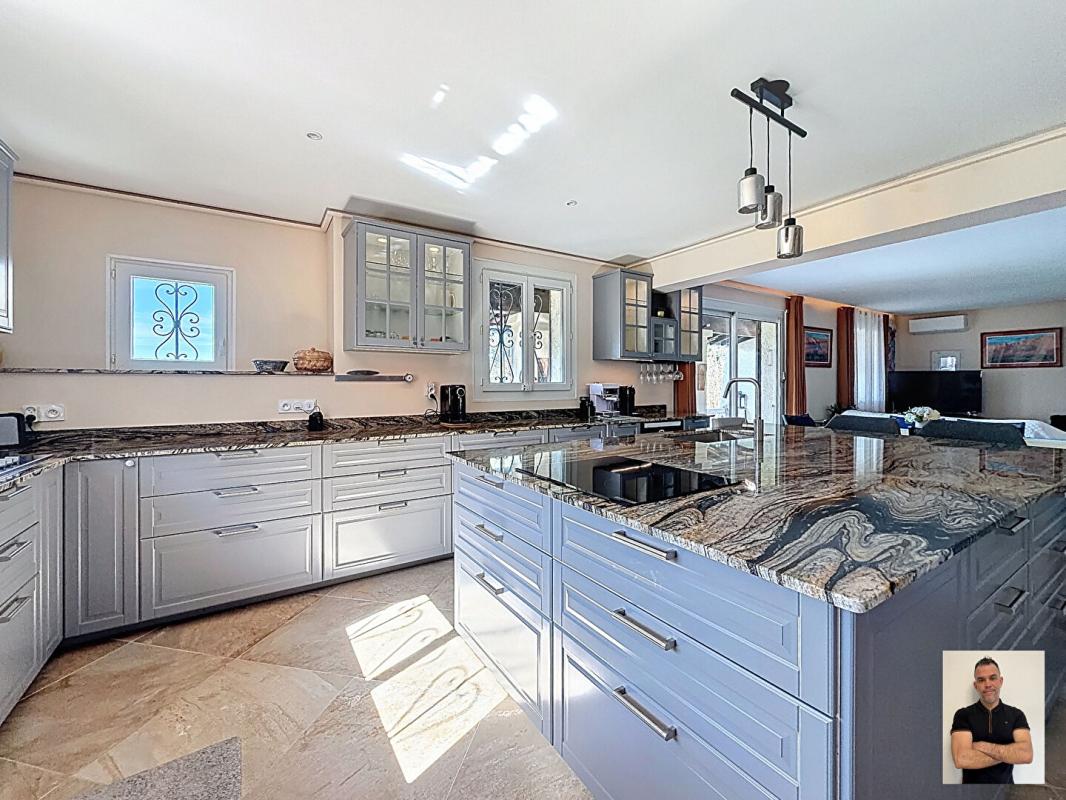 CARCES Maison Carces 5 pièce(s) 200 m2 8