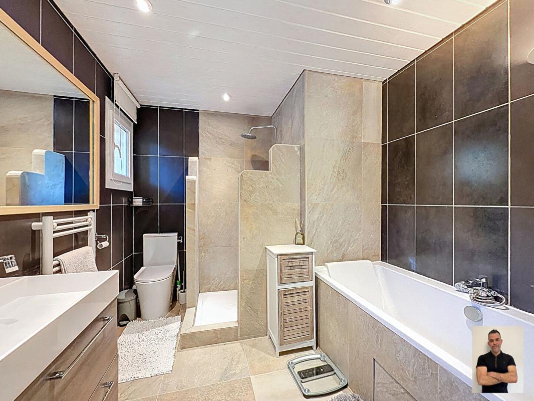 CARCES Maison Carces 5 pièce(s) 200 m2 9