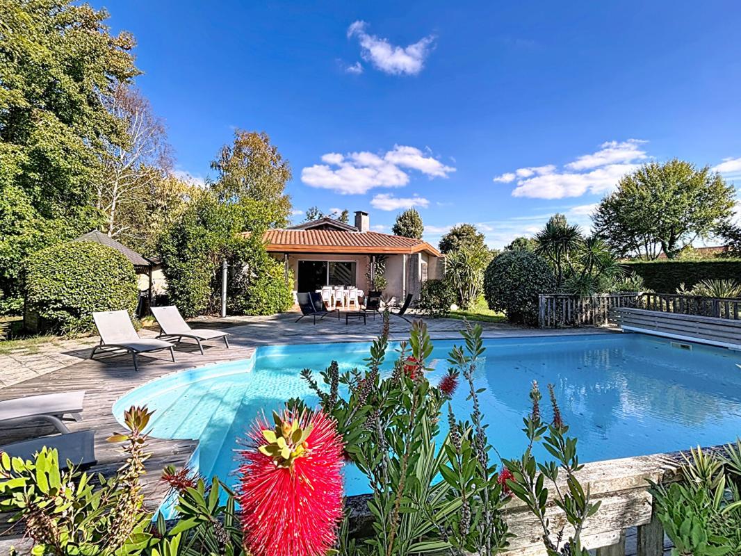 BISCARROSSE Villa 4 chambres plain-pied sur grand terrain divisible, piscine, tennis 2