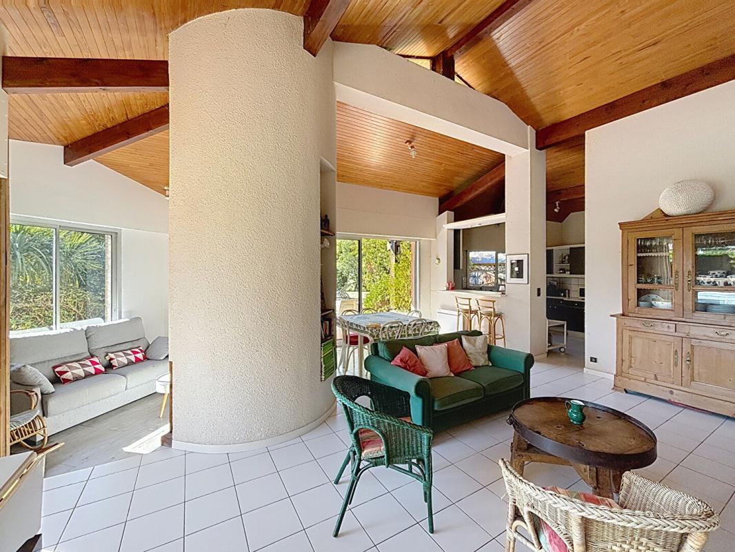 BISCARROSSE Villa 4 chambres plain-pied sur grand terrain divisible, piscine, tennis 6