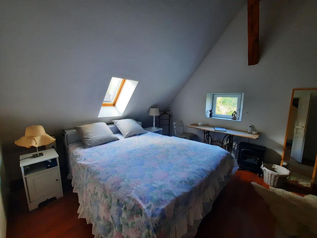 MONDOUBLEAU Propriété comprenant maison rénovée et ancien moulin à finir d'aménager 12