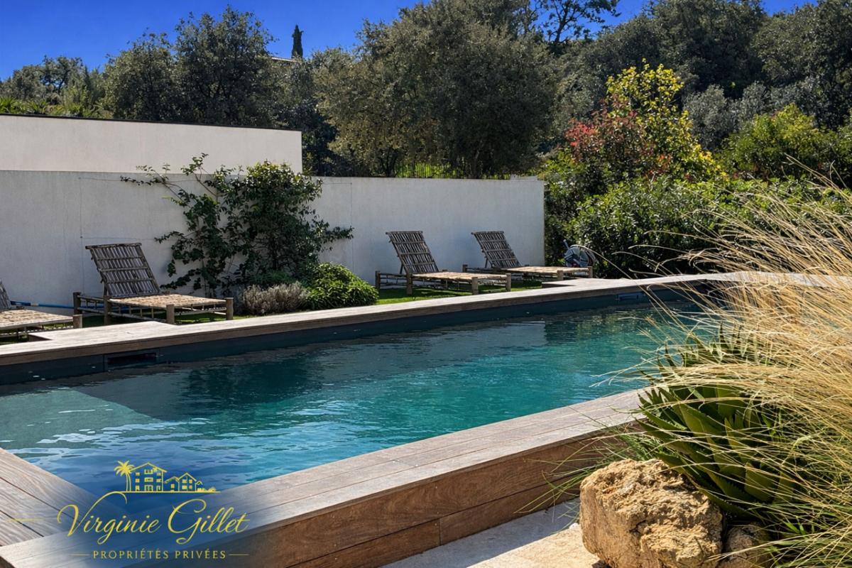 ZONZA Villa contemporaine de plain-pied invite à quelques minutes des plages de Pinarello 13