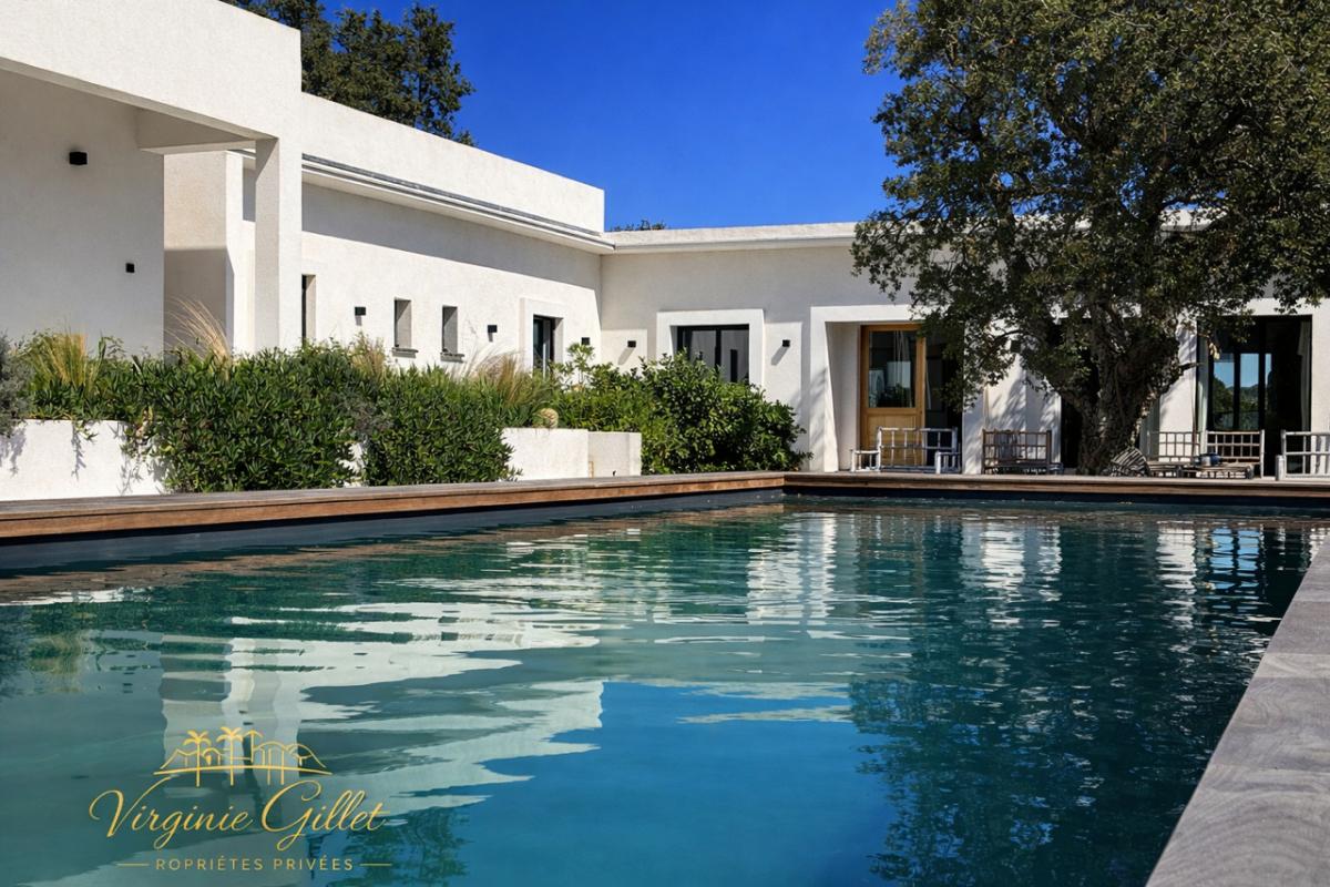 ZONZA Villa contemporaine de plain-pied invite à quelques minutes des plages de Pinarello 16