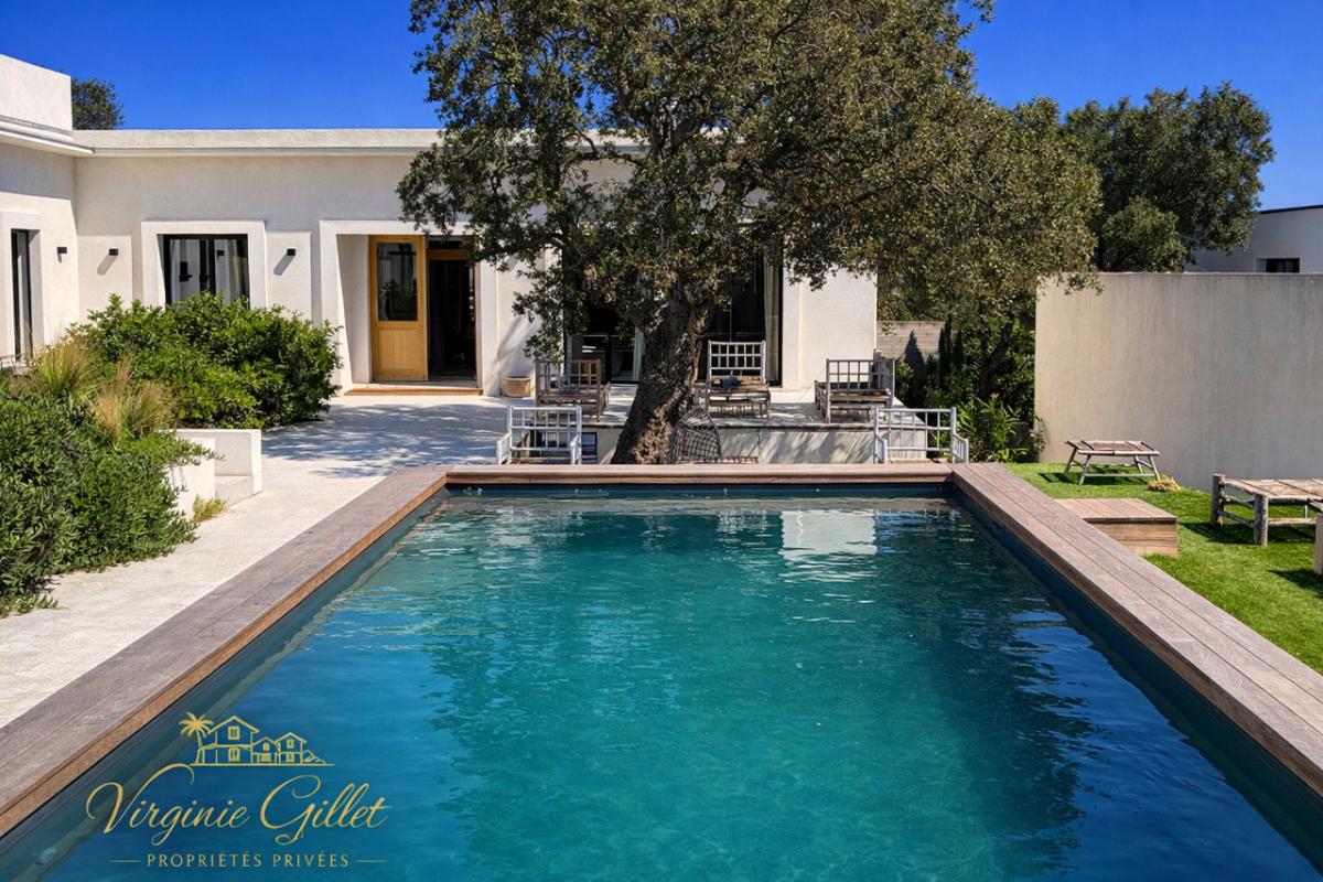 ZONZA Villa contemporaine de plain-pied invite à quelques minutes des plages de Pinarello 18