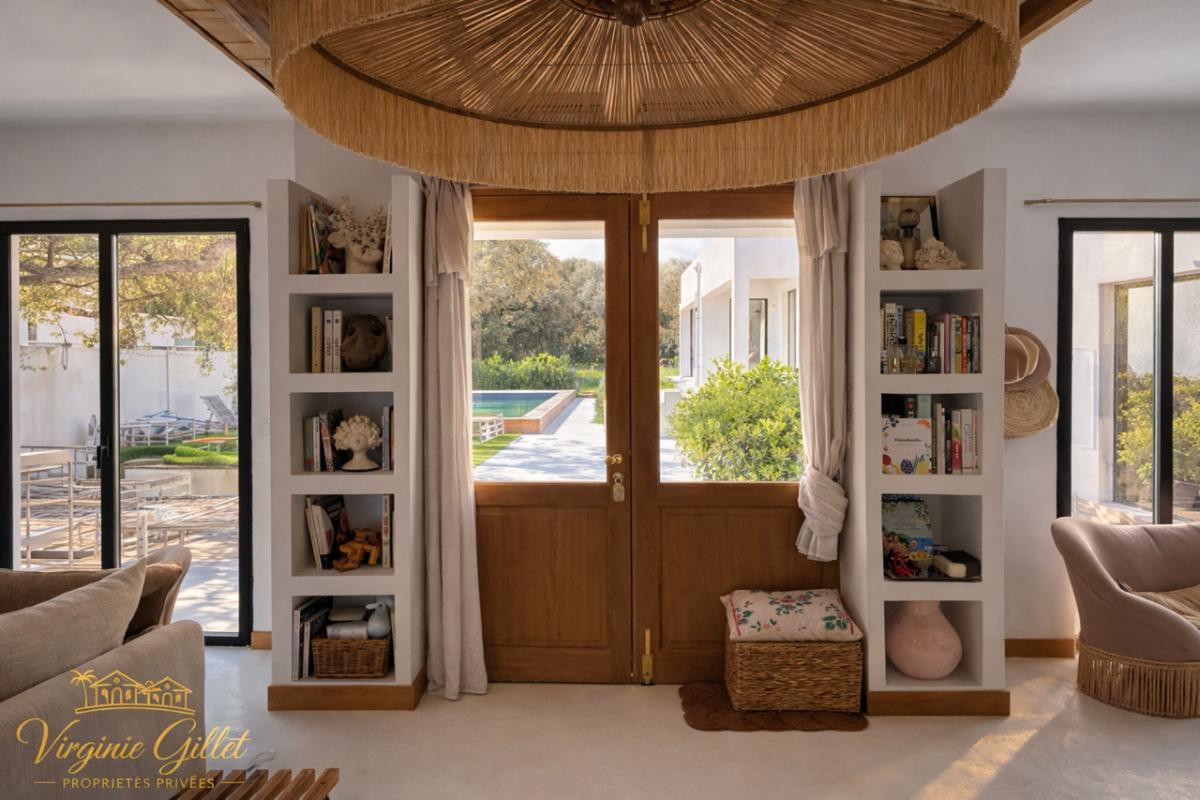 ZONZA Villa contemporaine de plain-pied invite à quelques minutes des plages de Pinarello 5