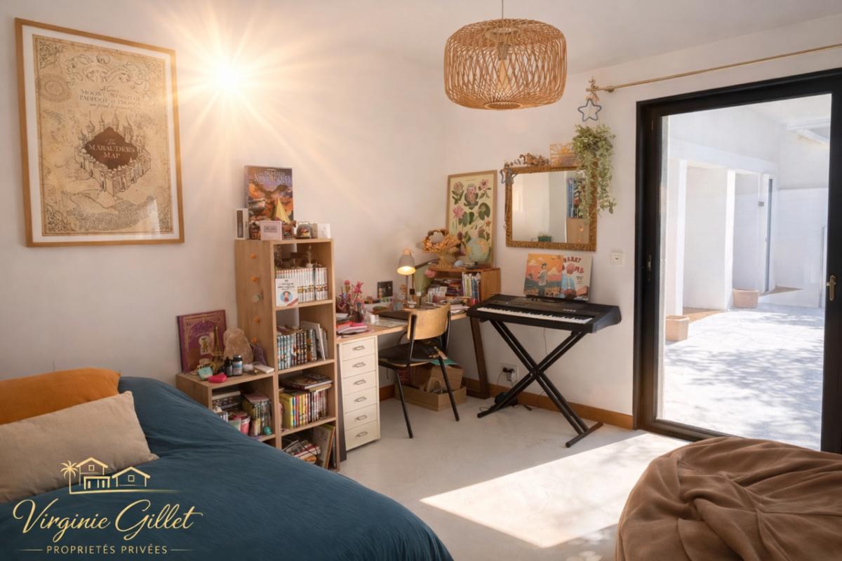 ZONZA Villa contemporaine de plain-pied invite à quelques minutes des plages de Pinarello 9