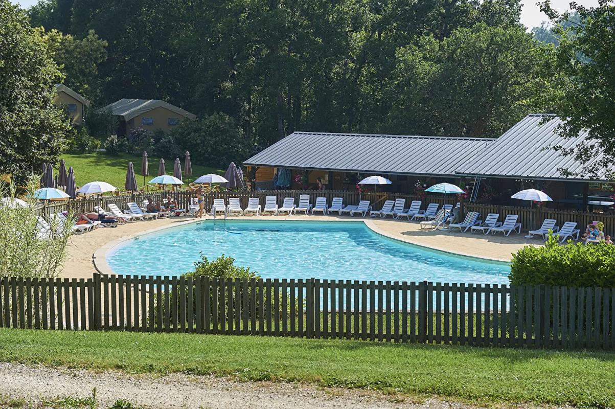 GOURDON Maison de vacances récente sur domaine avec piscine - Lot, près de la Dordogne 12