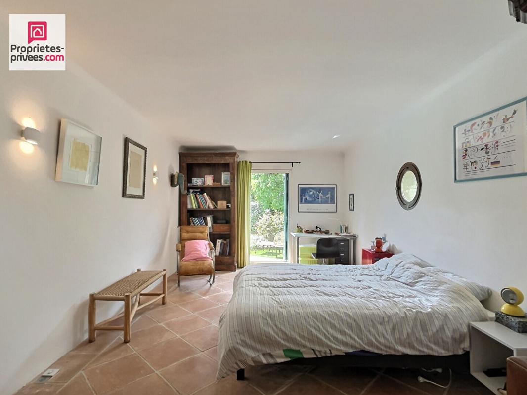 LORGUES MAISON de Charme - Authenticité Provençale 9