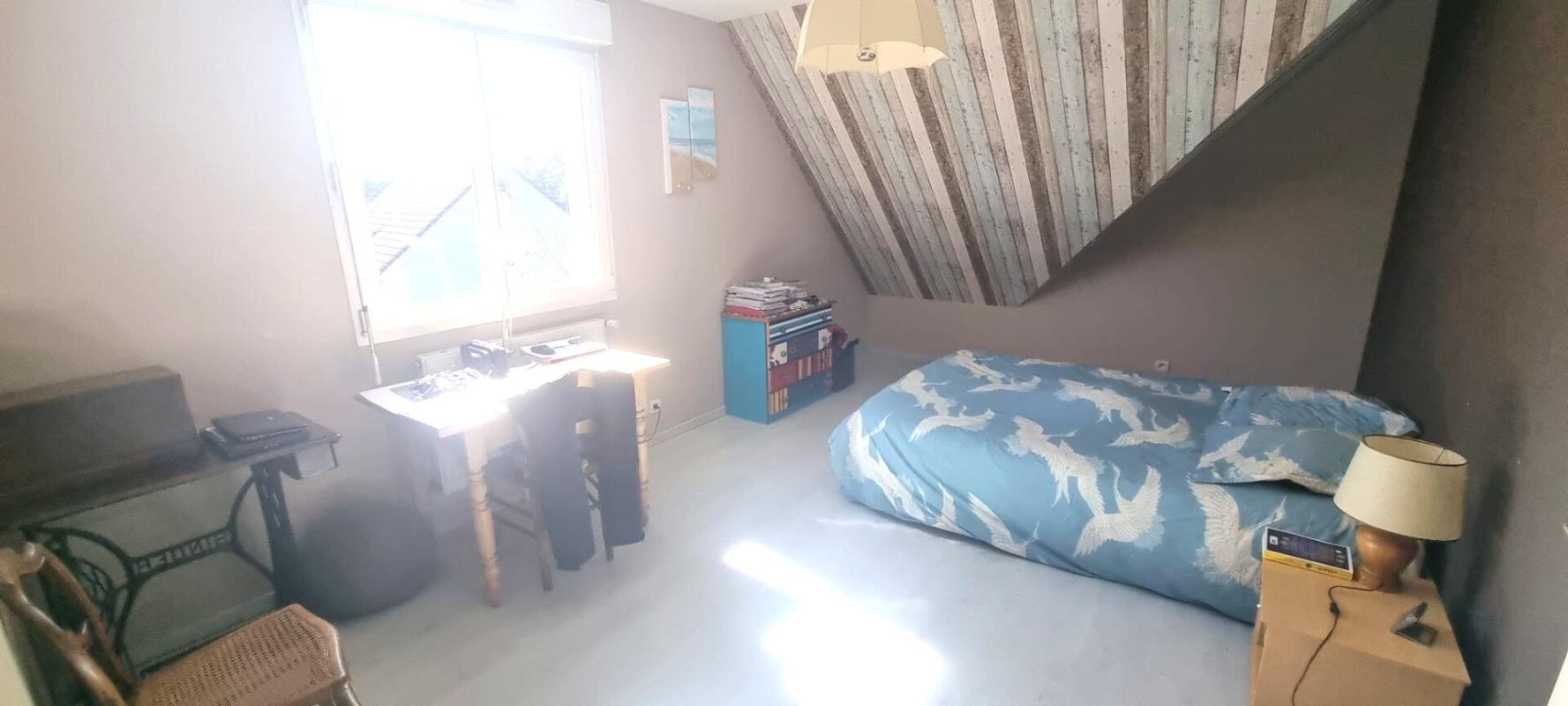 AUDINCOURT GRANDE MAISON LUMINEUSE - DPE : C -  5 CHAMBRES - Environ13 ares 12