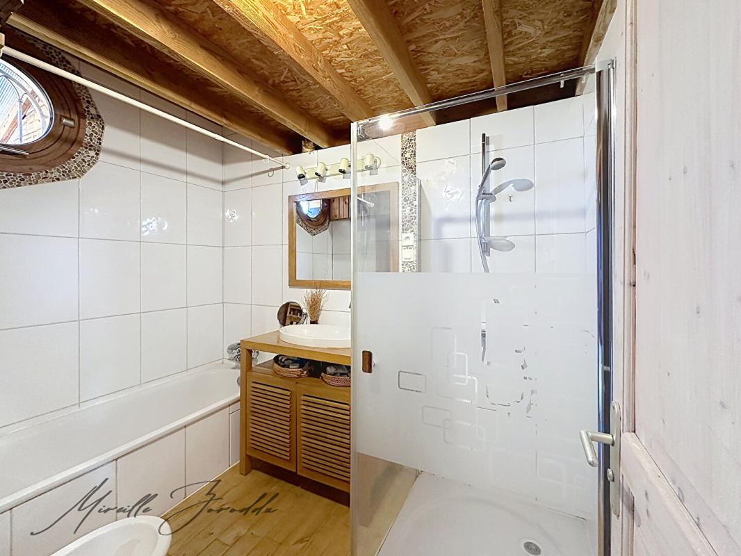 JONQUIERES-SAINT-VINCENT A vendre Maison bois écologique haut de gamme 4 pièces de 70 m² avec garage sur terrain de 320 m² 6