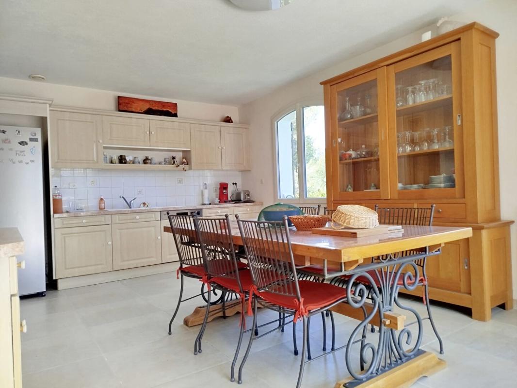 PONTEVES Maison Ponteves 188 m2 avec grande piscine et  grand sous sol de 145 m2 5