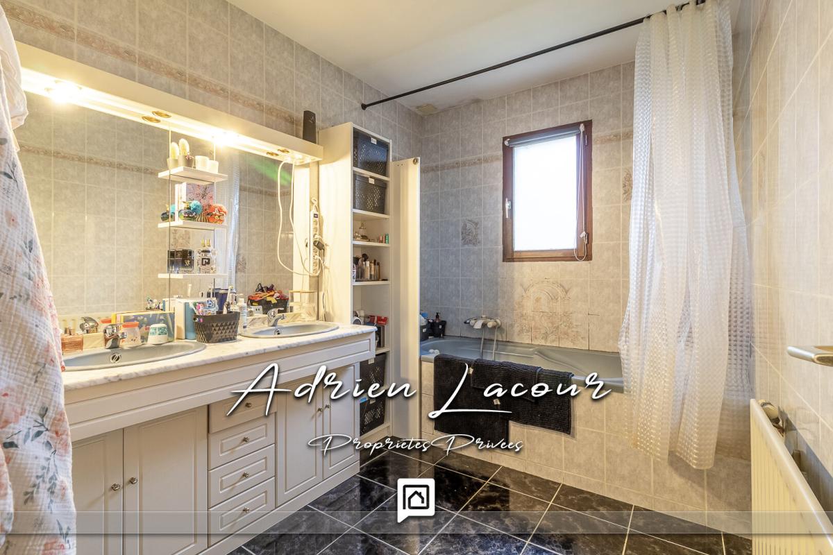 ROMORANTIN-LANTHENAY Maison Romorantin Lanthenay 6 pièce(s) 119 m2 14