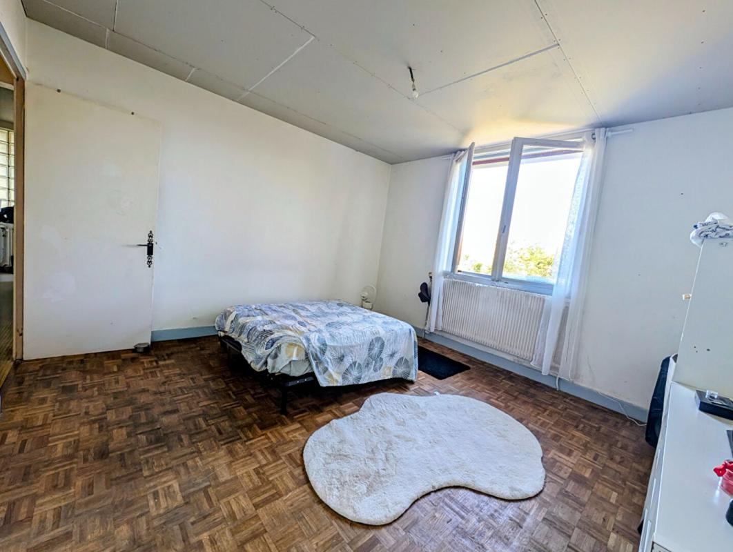 BERGERAC Maison à rafraichir à 20 minutes de Bergerac 11