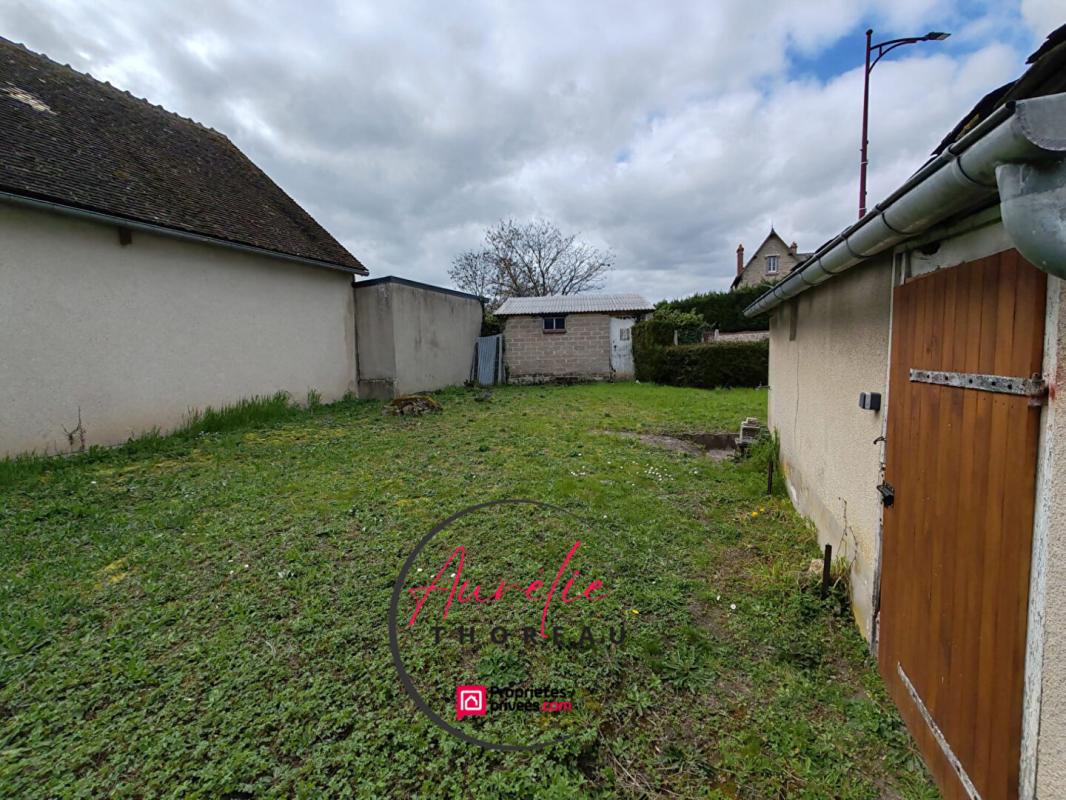 CHILLEURS-AUX-BOIS Maison centre ville, jardin clos 13