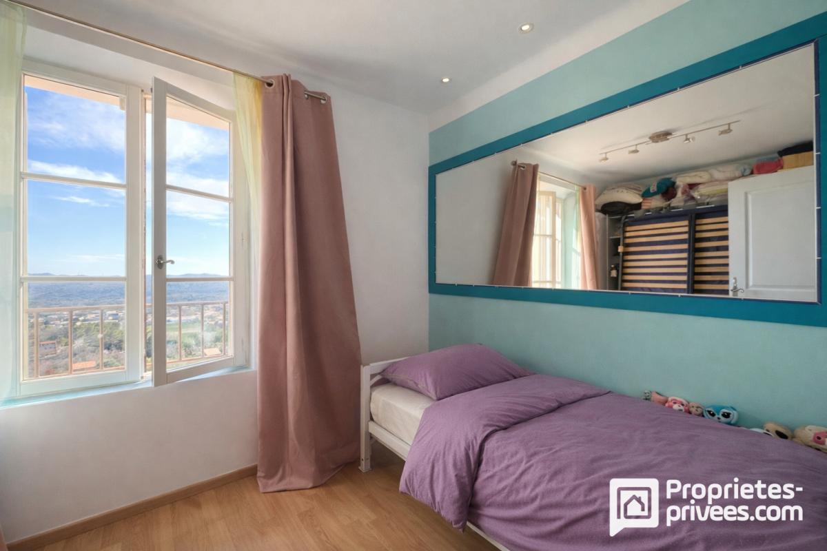 MONTAUROUX Maison d'architecte 214 m², 3 espaces de vie, piscine, à pied du village 15