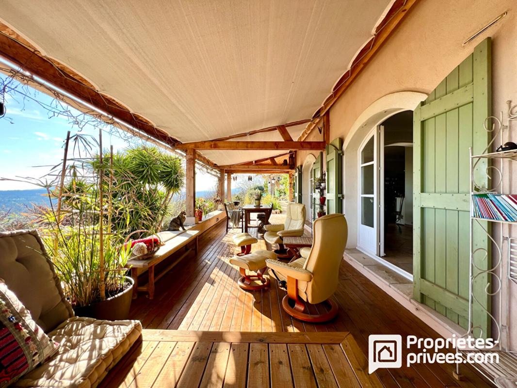 MONTAUROUX Maison d'architecte 214 m², 3 espaces de vie, piscine, à pied du village 2