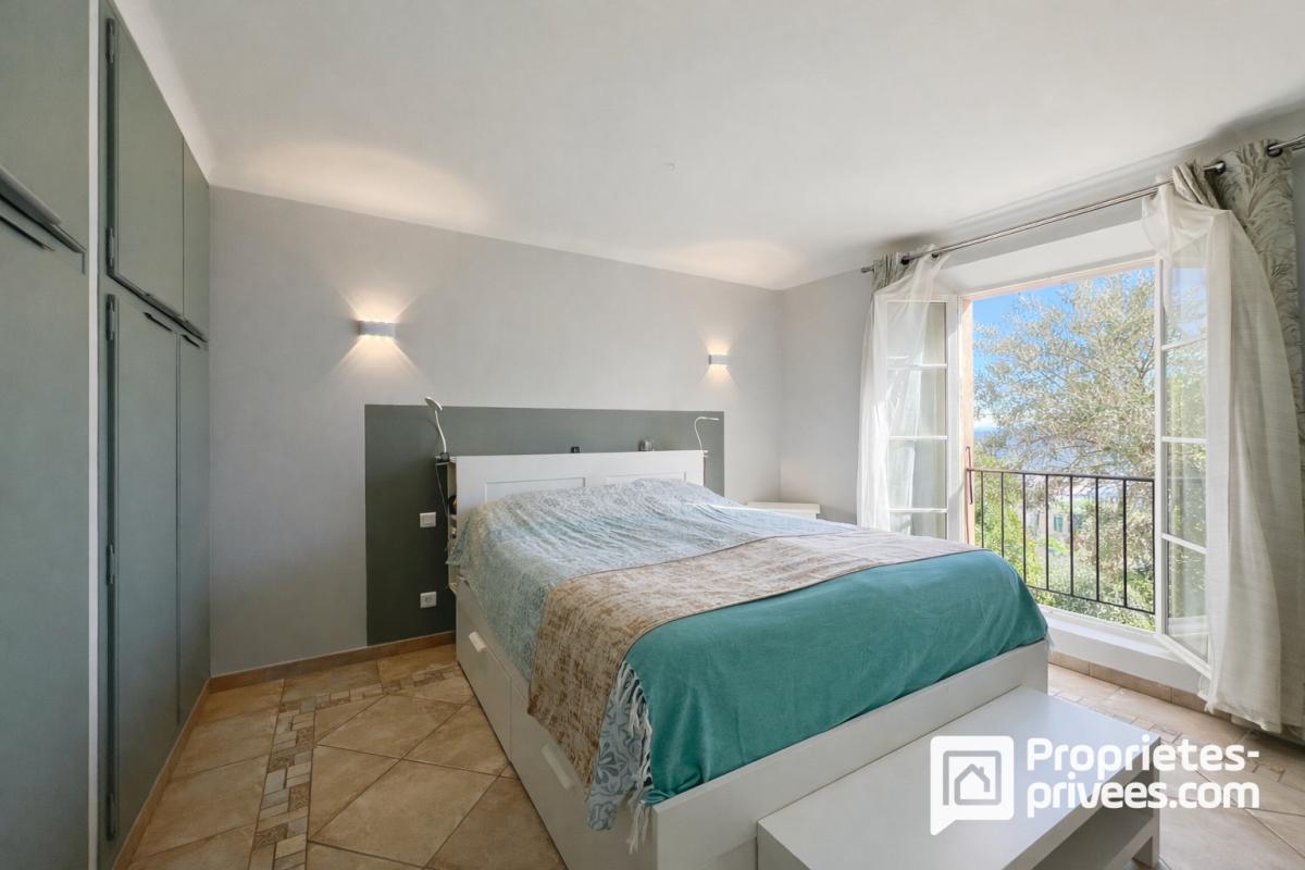 MONTAUROUX Maison d'architecte 214 m², 3 espaces de vie, piscine, à pied du village 7