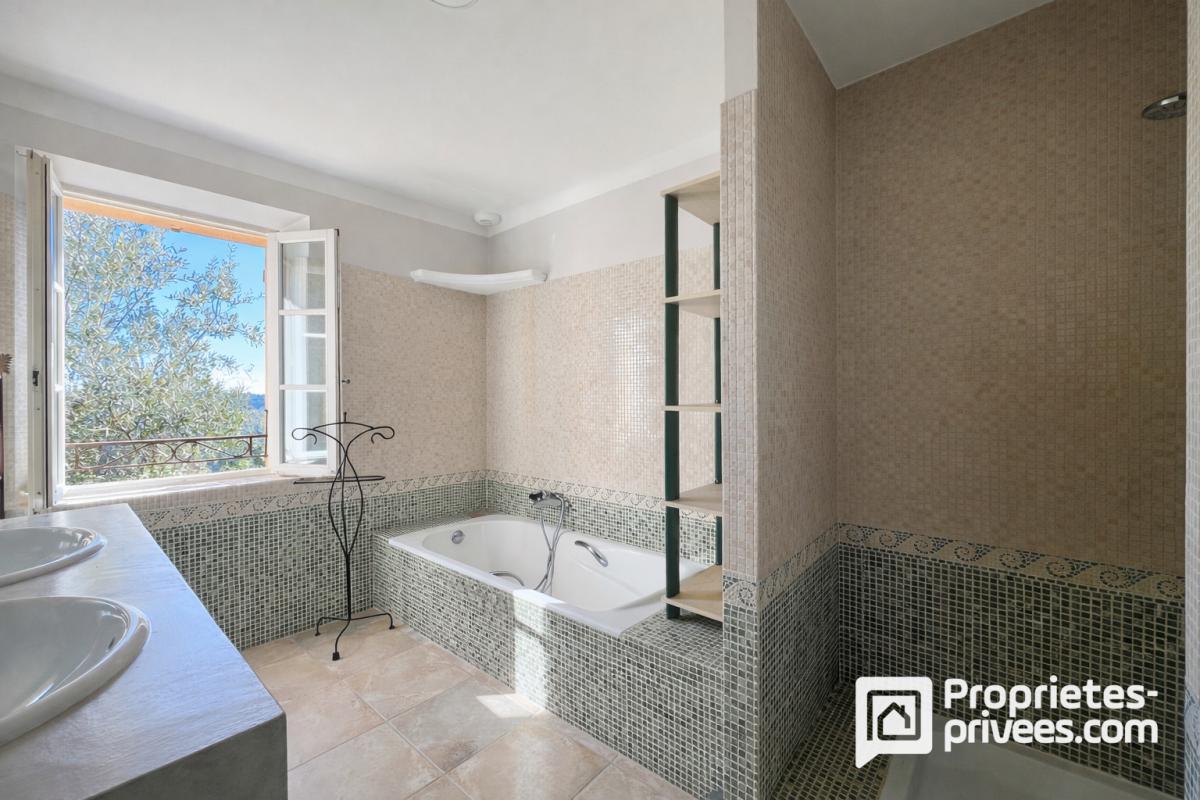 MONTAUROUX Maison d'architecte 214 m², 3 espaces de vie, piscine, à pied du village 8