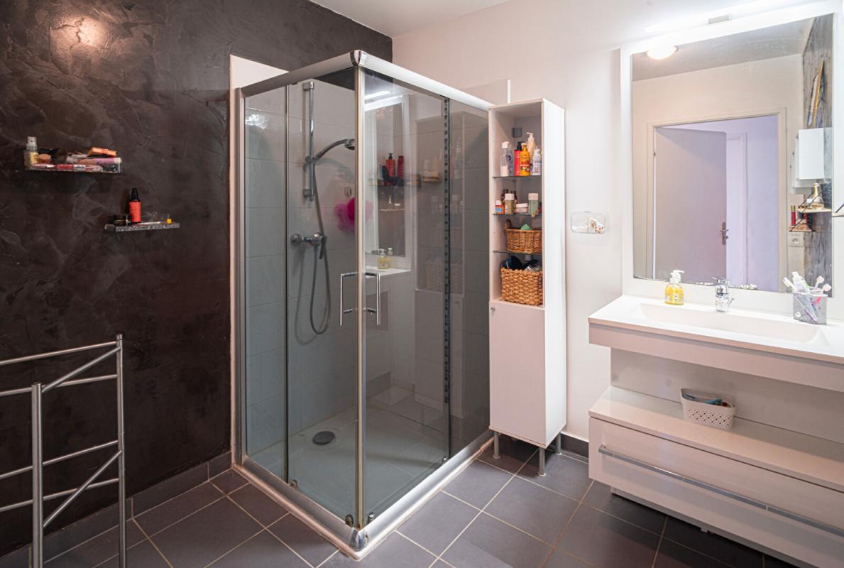 RIS-ORANGIS Superbe 3 pièces de 65m2 moderne et lumineux avec balcon ? Calme et verdoyant en bord de Seine, aux portes de Paris 10