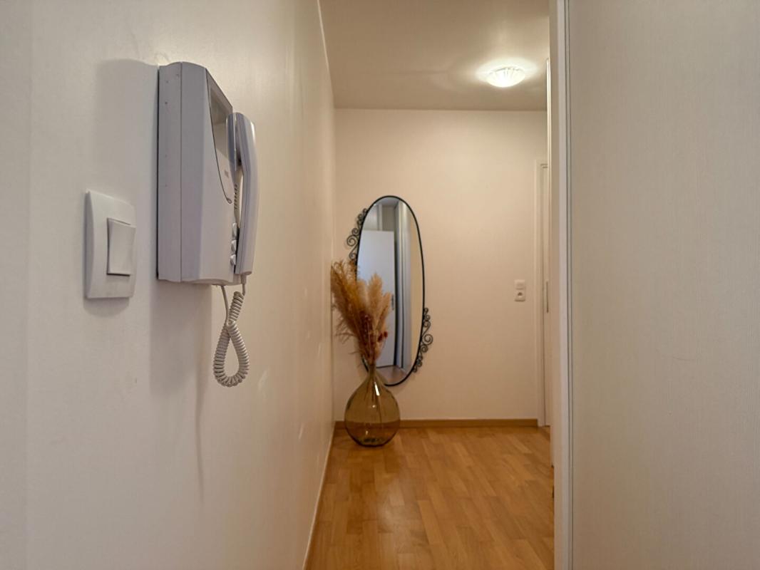 RIS-ORANGIS Superbe 3 pièces de 65m2 moderne et lumineux avec balcon ? Calme et verdoyant en bord de Seine, aux portes de Paris 14