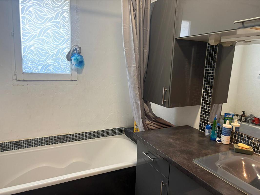 PLAN-DE-CUQUES Appartement  3 pièce(s) 62 m2 avec terrasse et stationnement 10