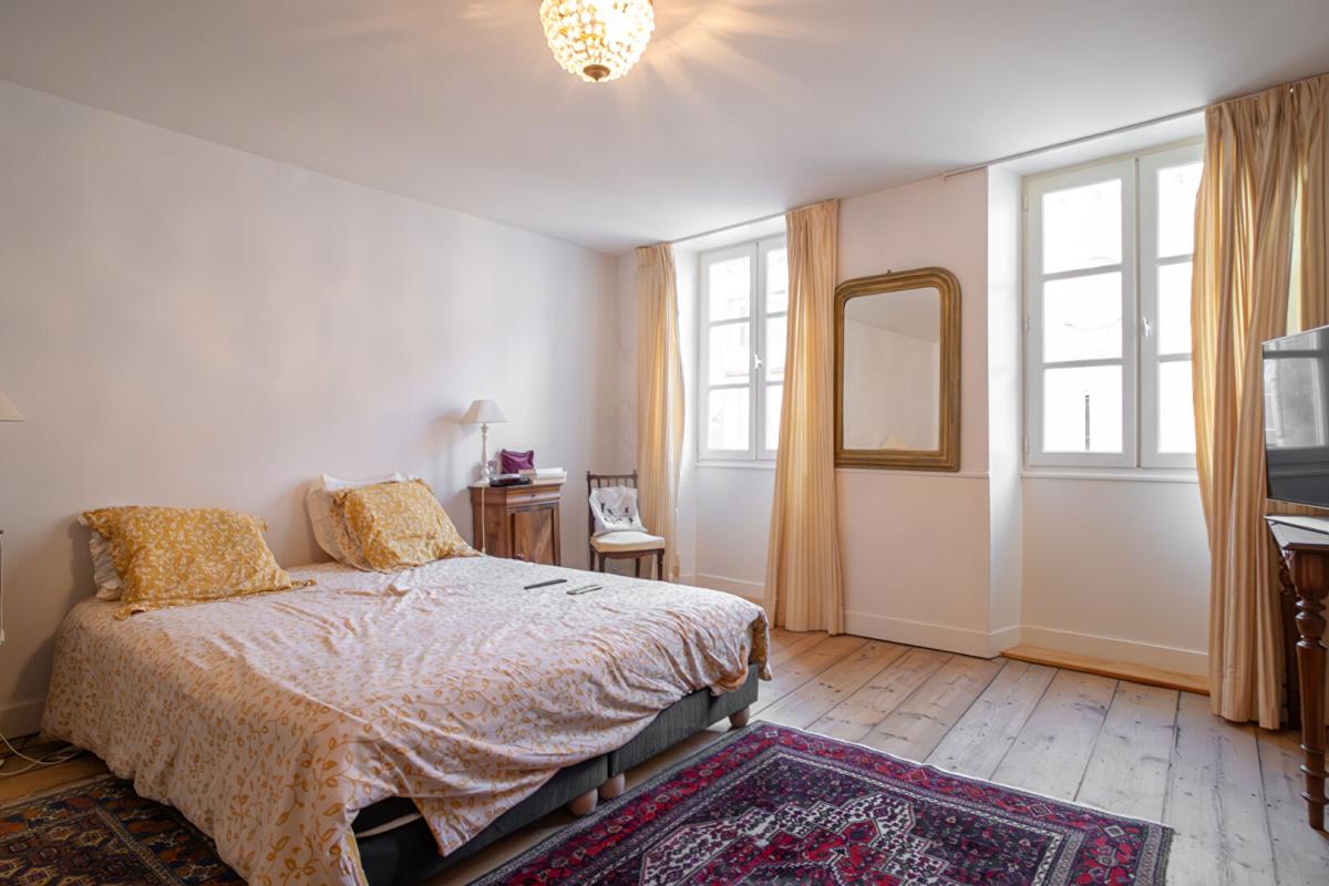 ANGOULEME Maison de ville 8 pièces sur le plateau d'Angoulême 11