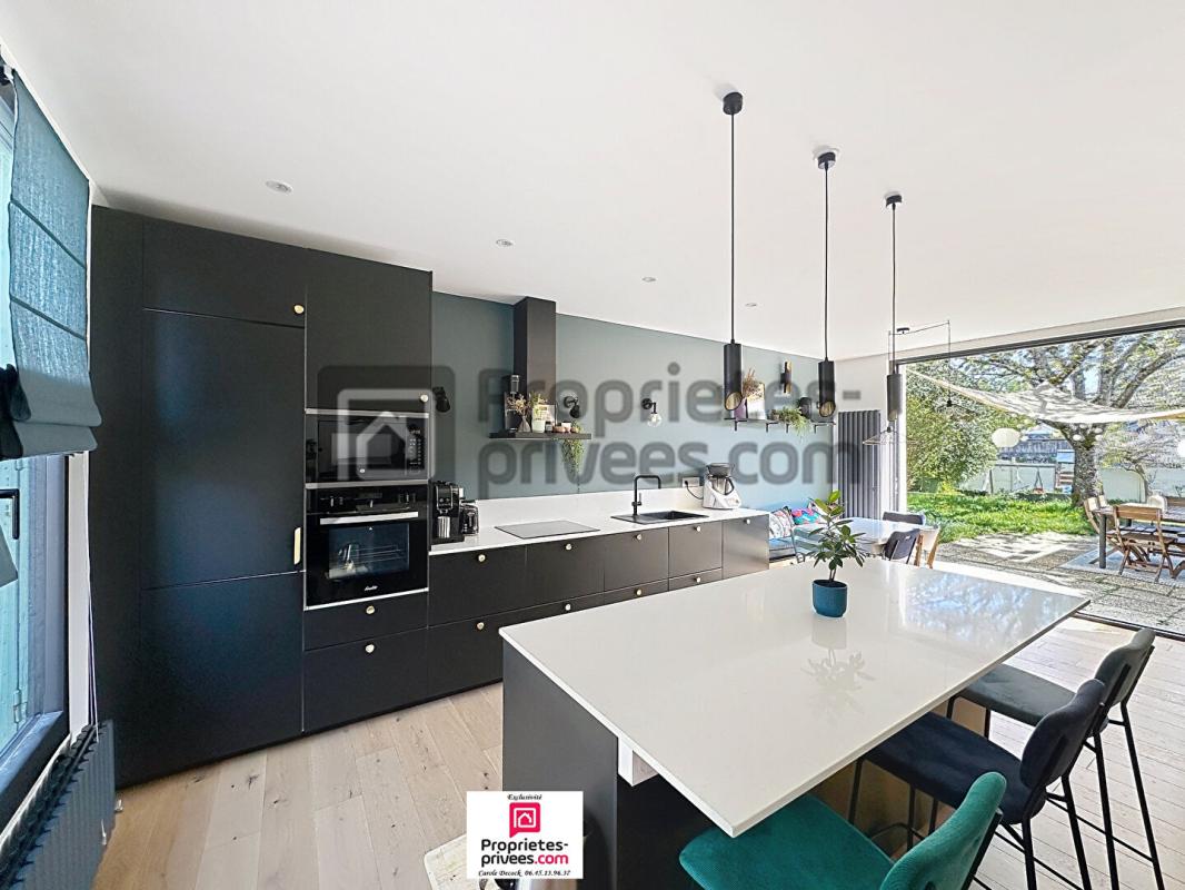 CRECY-LA-CHAPELLE Maison Crecy La Chapelle 6 pièces 148 m2 1