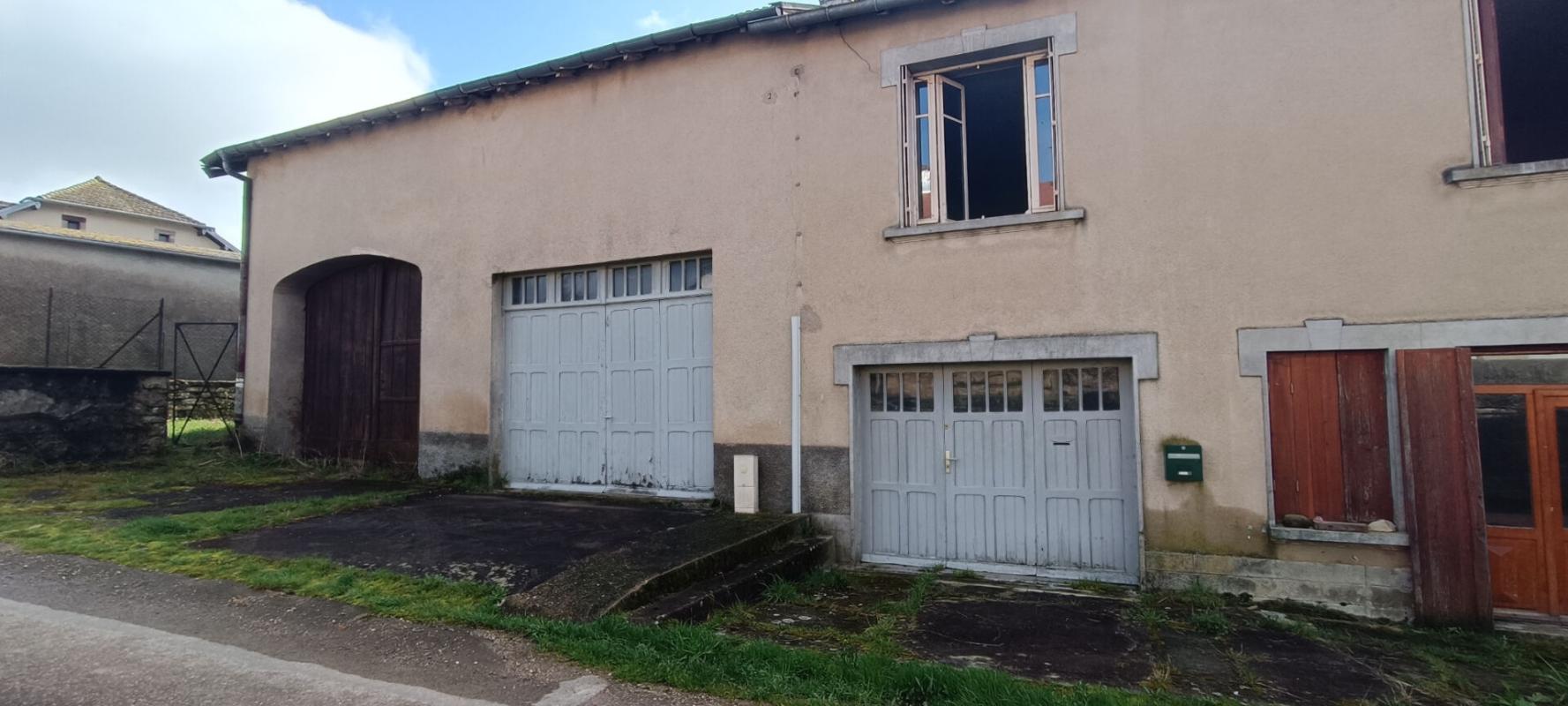 VILLERS-LES-LUXEUIL Maison 172.81 m2 et dépendances 18