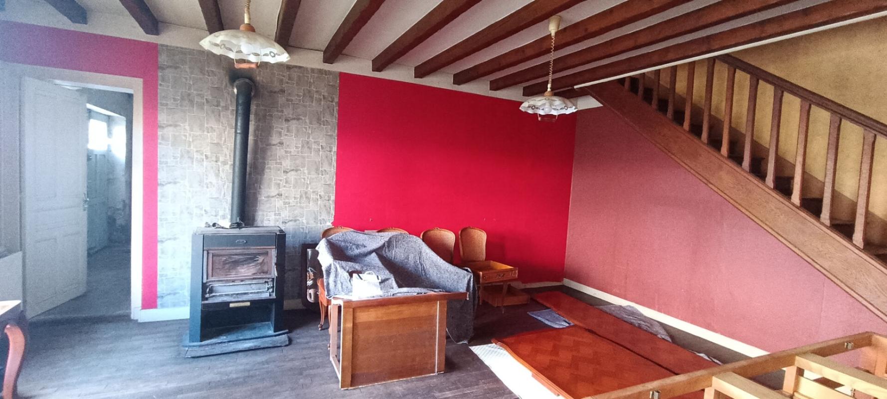 VILLERS-LES-LUXEUIL Maison 172.81 m2 et dépendances 5