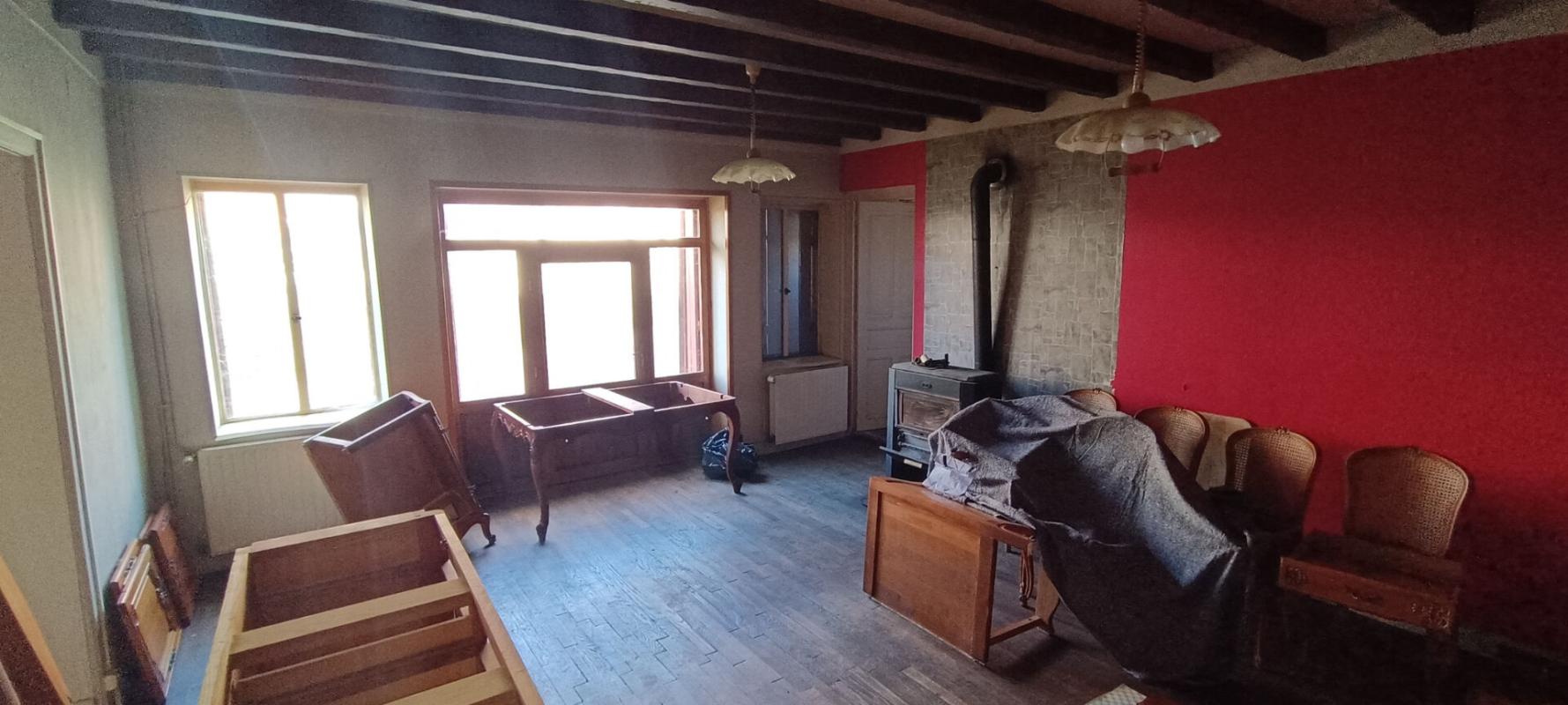 VILLERS-LES-LUXEUIL Maison 172.81 m2 et dépendances 6