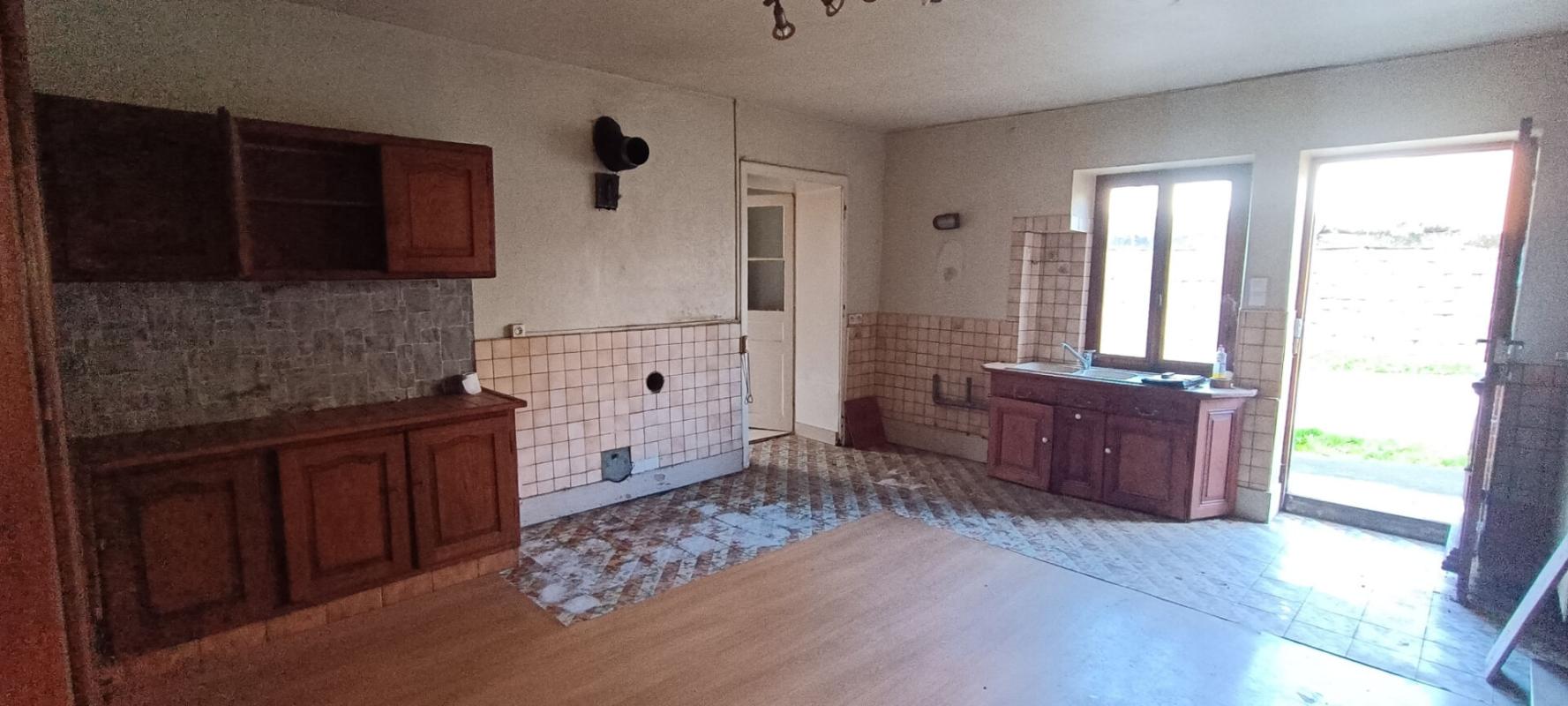 VILLERS-LES-LUXEUIL Maison 172.81 m2 et dépendances 7