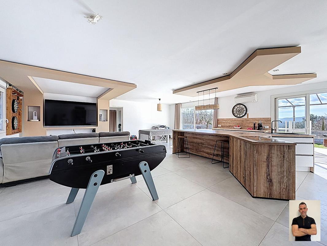 SAINTE-ANASTASIE-SUR-ISSOLE Maison Sainte Anastasie Sur Issole 162 m2 3