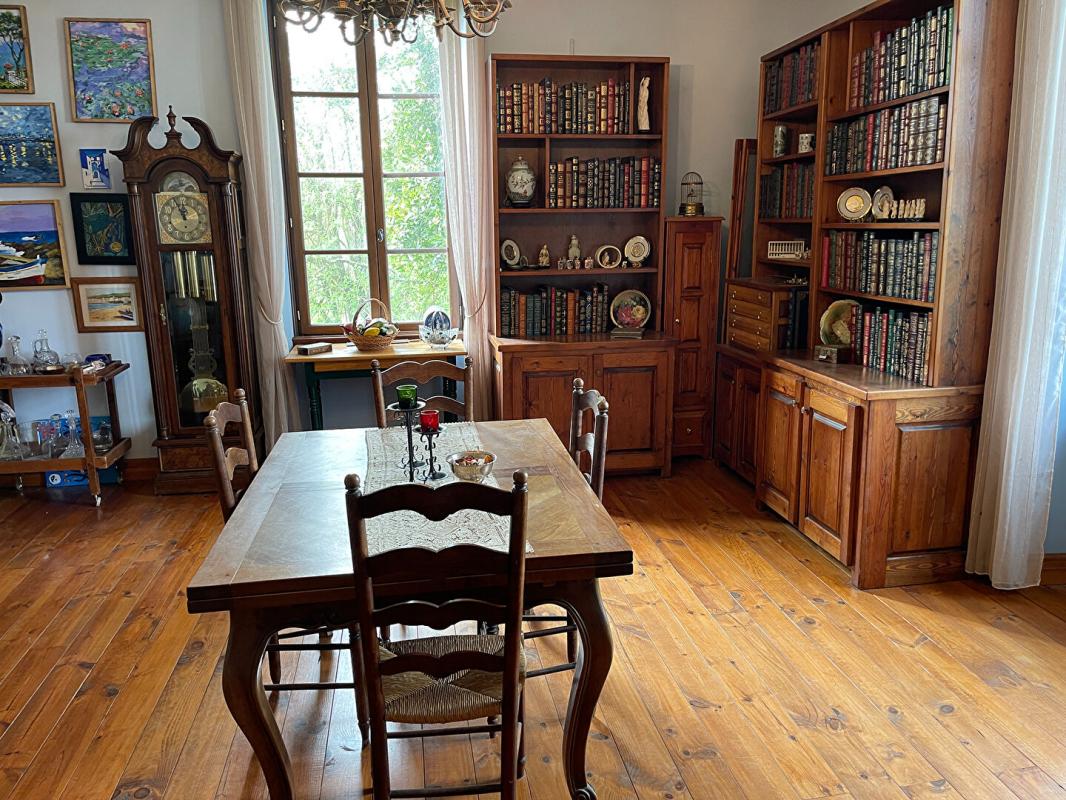 PUYSSERAMPION Ancienne ferme rénovée (270 m2) avec grange, intimité et vue dégagée 6