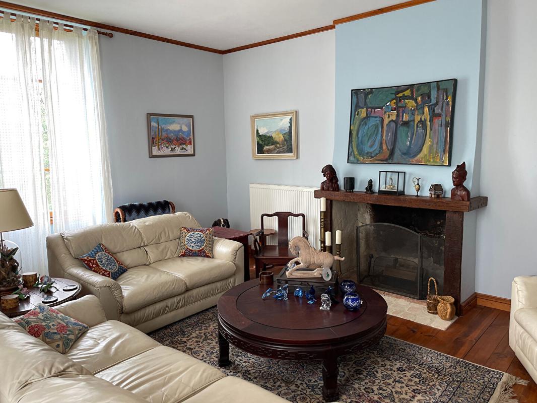 PUYSSERAMPION Ancienne ferme rénovée (270 m2) avec grange, intimité et vue dégagée 7