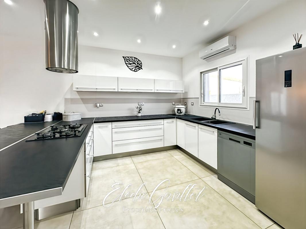 VILLEMOUSTAUSSOU Maison Villemoustaussou 5 pièce(s) 132 m2 5